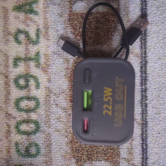 Gold and Black Power Bank - Picture 4 of 6